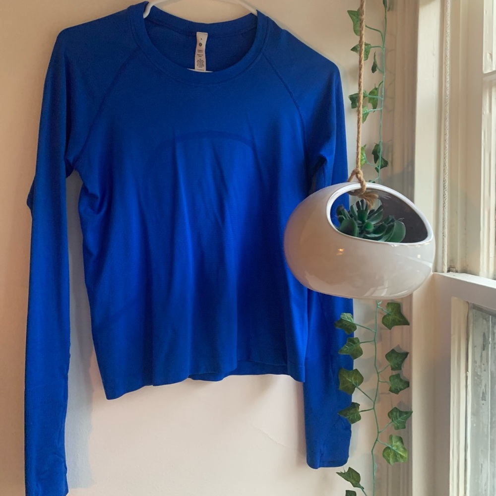 3 Lululemon tops
